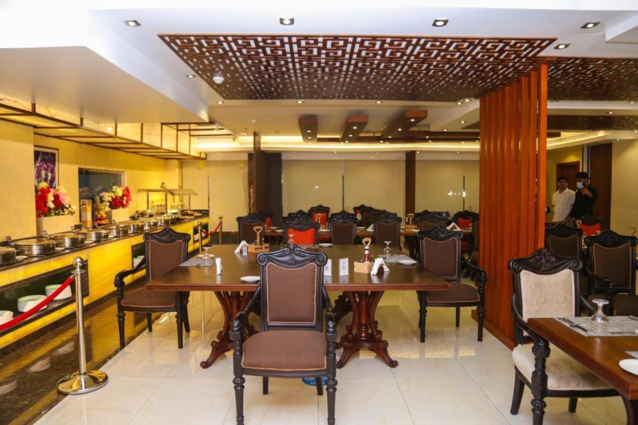 Rainbow Hotel Apartments Abu Dhabi Esterno foto